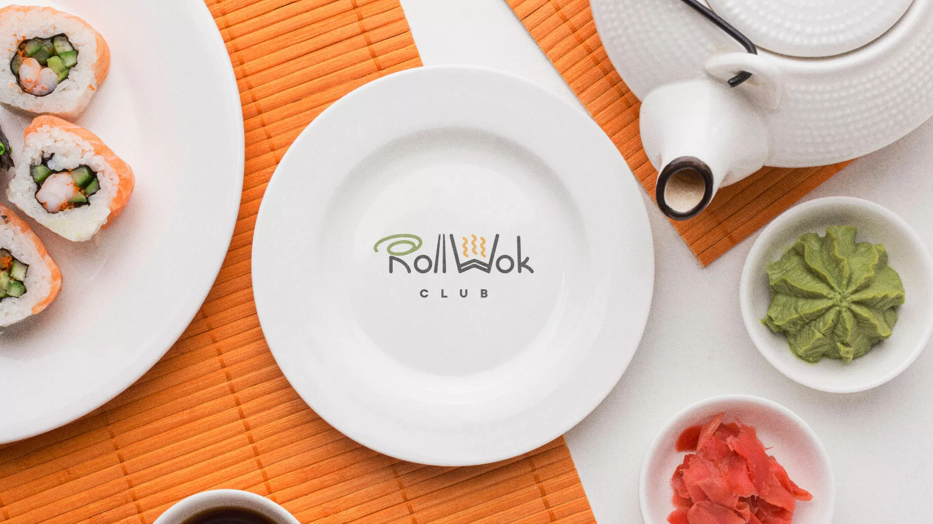 Разработка логотипа и фирменного стиля суши-бара «Roll Wok Club» в Каргополе